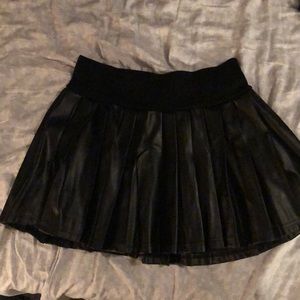 Hot topic pleated pleather mini skirt